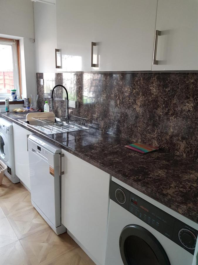 Carvetii - Gemini House - 4 Bed House Sleeps Up To 8 People Holiday home *